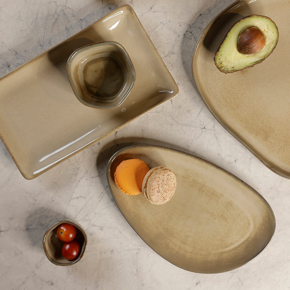 Traingle Platter Small, Moon White - Warp