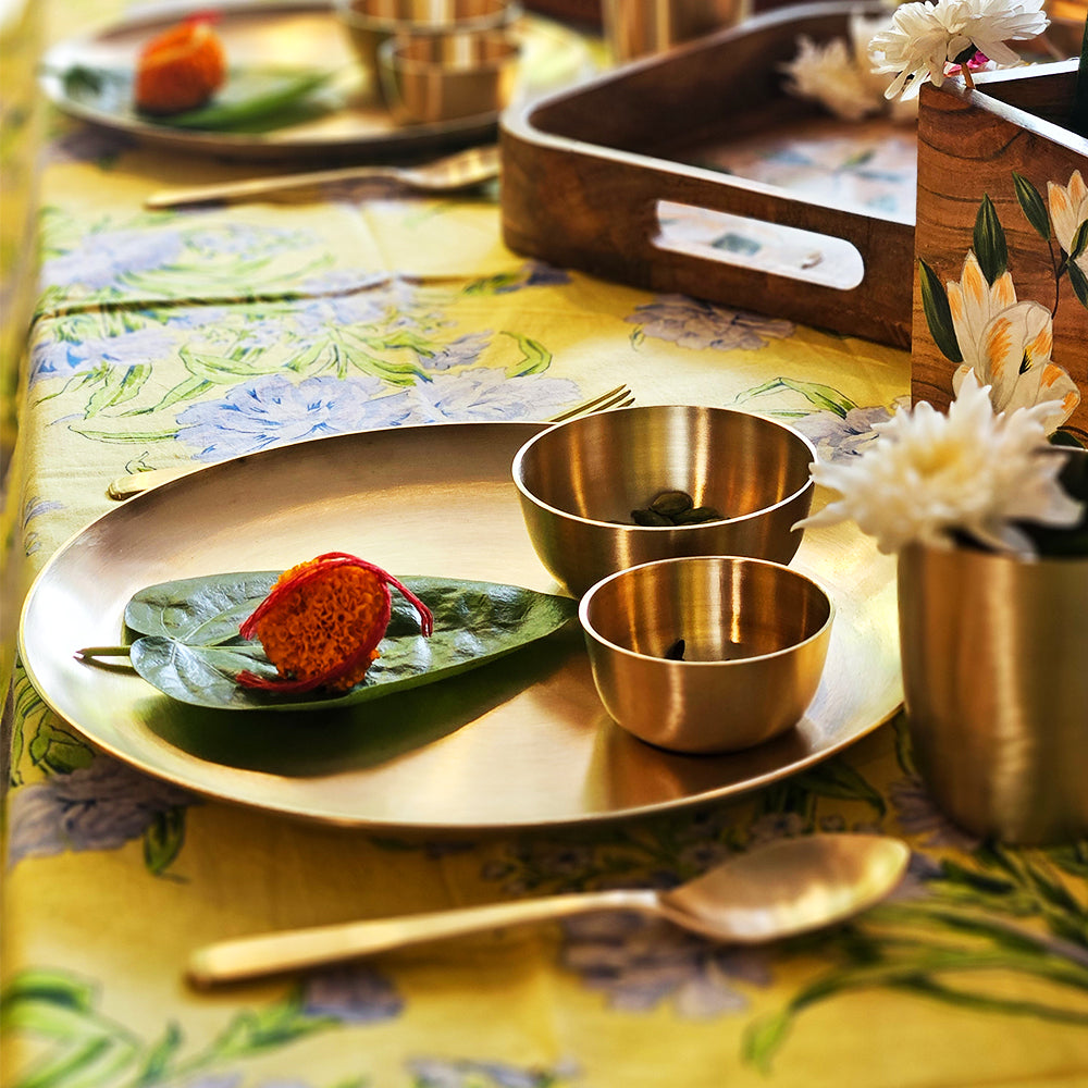 UMA Kansa Dinner Set