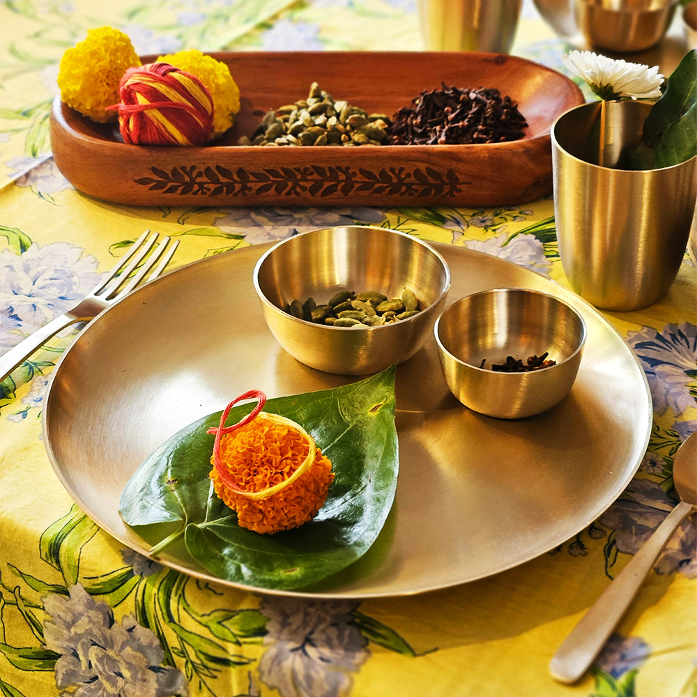 UMA Kansa Dinner Set