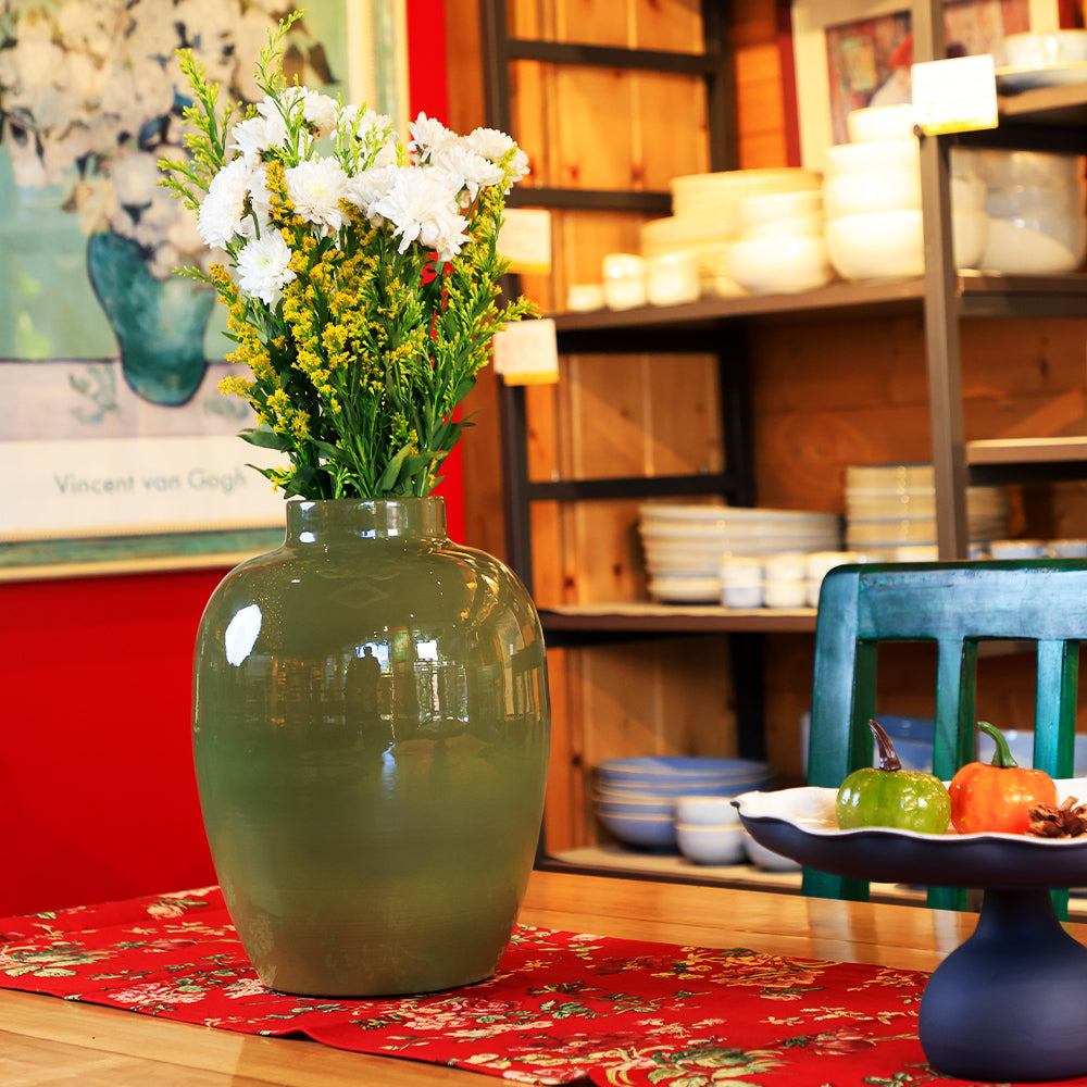 Aura Vase - Gloss Enamel on Metal