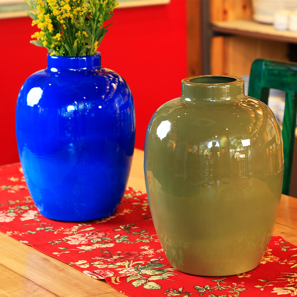 Aura Vase - Gloss Enamel on Metal